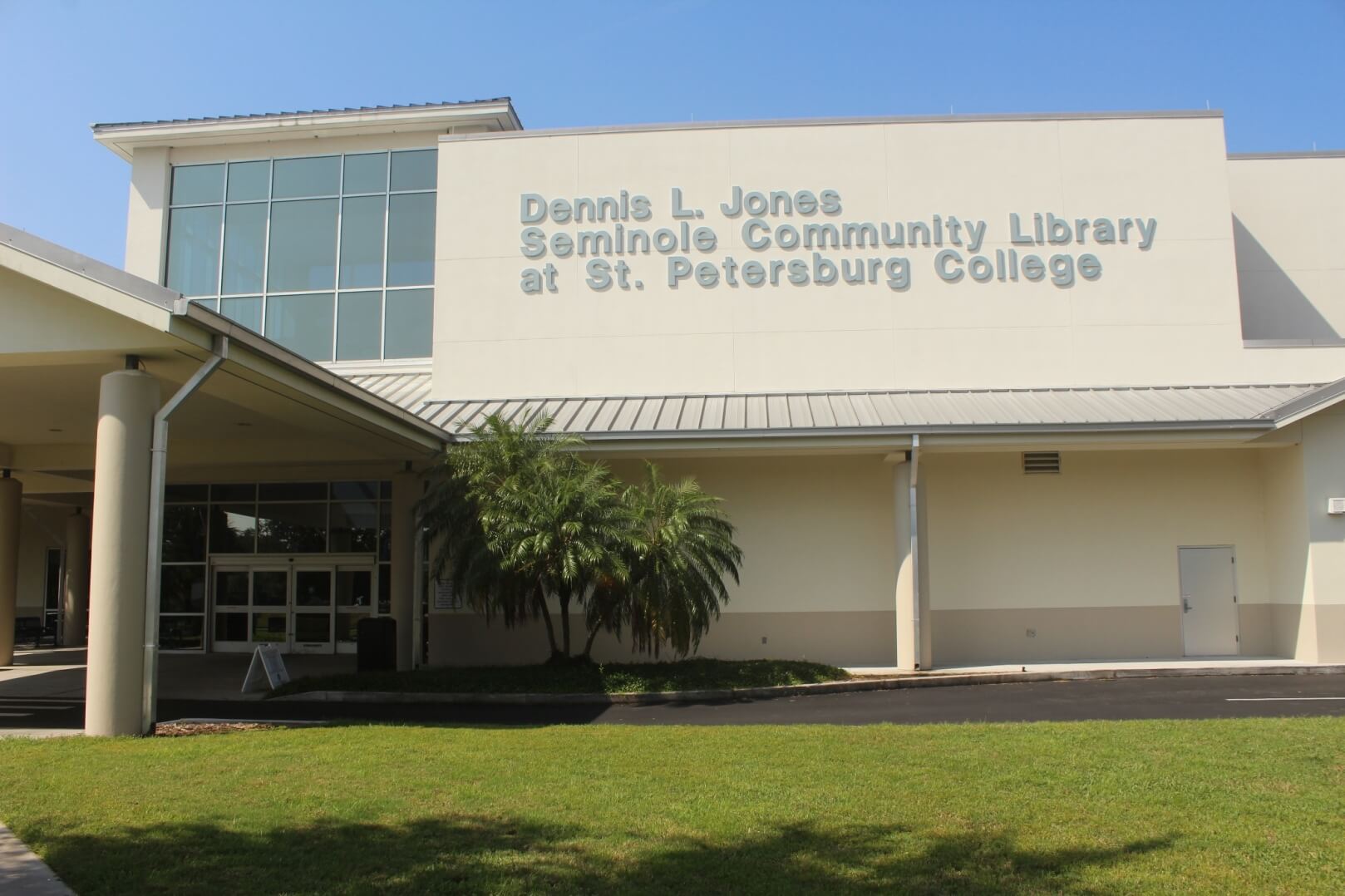 Front facade at Dennis L. Jones Seminole Community Library at St. Petersburg College